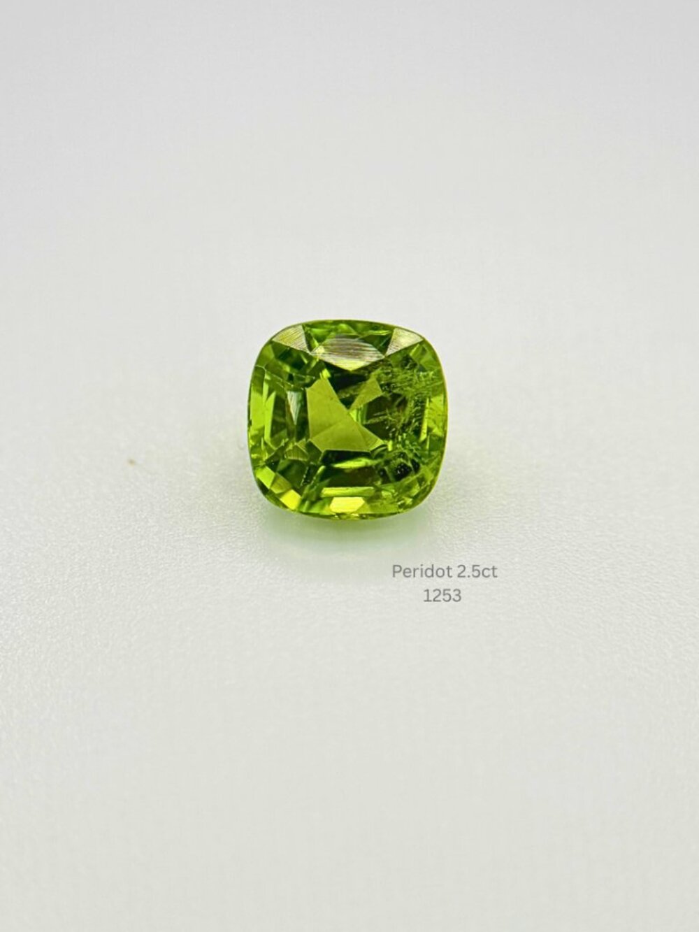 Natural 2.50ct Cushion Cut Peridot Loose Gemstone Vivid Lime Green Eye Clean